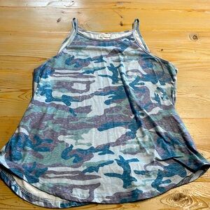 Camo tank